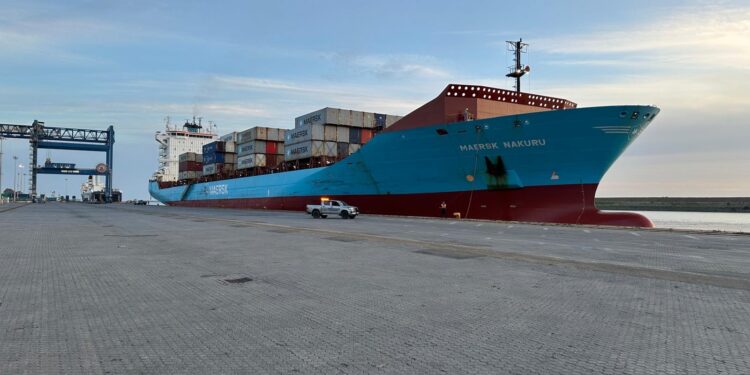 Cagliari, al portocanale rispunta dopo anni di assenza una nave Maerks per l’Algeria: il rilancio è possibile?