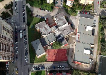 Cagliari, scatta l’allarme bomba al Michelangelo di via Grandi: momenti di paura, evacuata la scuola