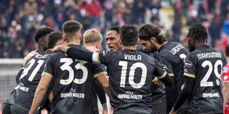 Monza-Cagliari 1-2, pitticcu Piccoli: un gran gol del centravanti rilancia in classifica la banda di Nicola