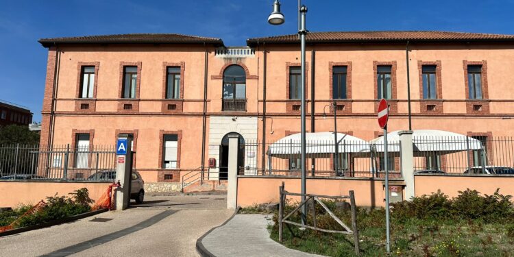 Cagliari, niente farmaci in via Romagna: “I miei due figli con una malattia rara non possono curarsi, aiutateci”