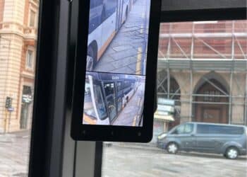 Autobus a Cagliari, come cambia il tempo: addio agli specchietti retrovisori