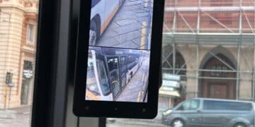 Autobus a Cagliari, come cambia il tempo: addio agli specchietti retrovisori