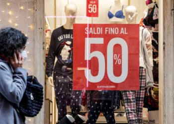 A caccia dell’affare, al via da sabato e per due mesi i saldi invernali in Sardegna