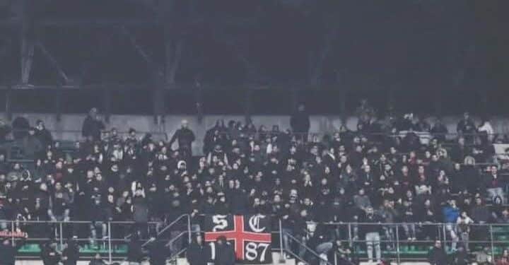 Milan- Cagliari, i milanesi che cantano “Tornerete in serie BEE” magari sono quelli che affollano Villasimius e Tuerredda