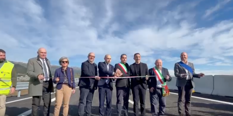 Completata e riaperta la nuova strada Sassari-Olbia, svolta storica per la viabilità sarda dopo tanti anni di lavori