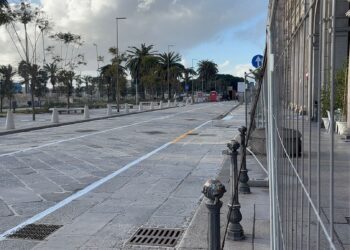 Via Roma, la riapertura che ancora non c’è: tracciati i parcheggi, ecco il VIDEO della strada quasi pronta