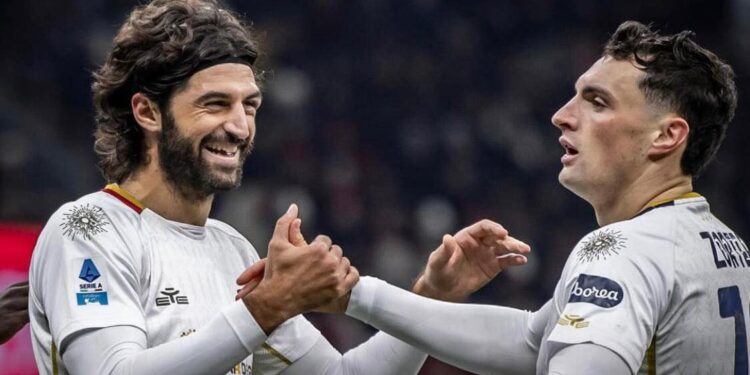 Milan-Cagliari 1-1, Felici da morire: grande show a san Siro, Zortea illumina uno stupendo pareggio rossoblù