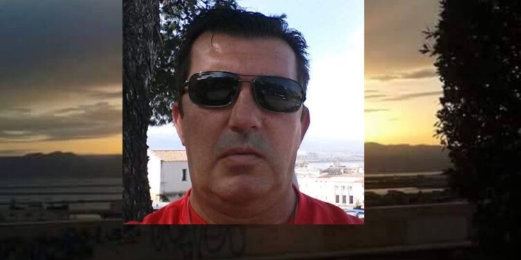 Cagliari, si chiamava Roberto De Pau l’uomo rinvenuto morto alla fermata del bus in via Porcell: aveva 57 anni