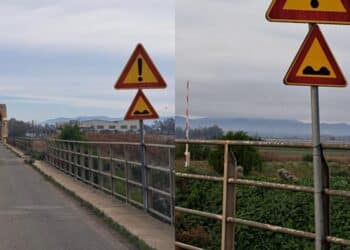 Assemini, un cartello legato a fil di ferro per avvisare dei pericoli del Ponti Nou