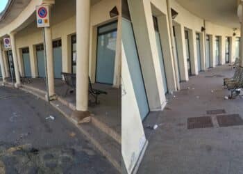 Rifiuti gettati in terra a Gonnosfanadiga, il sindaco: “Moderni vandali in azione”