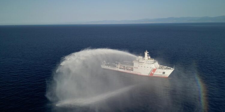 Cagliari, arriva in porto la bellissima Nave Diciotti della Guardia Costiera: ecco come sarà possibile visitarla