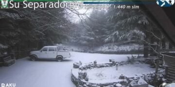 Risveglio imbiancato in Sardegna, ancora neve sul Gennargentu
