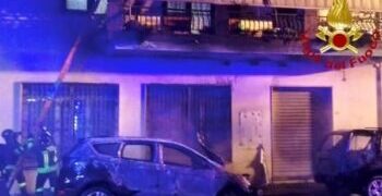 Auto bruciate, corse sfrenate e vandalismo nelle vie del centro di Assemini