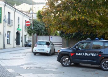 Siliqua, in auto ubriaco e con un fucile automatico: denunciato