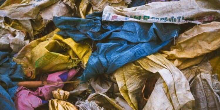 Raccolta differenziata, Zedda: “Serve cabina di regia fra i comuni per il riciclo rifiuti tessili”