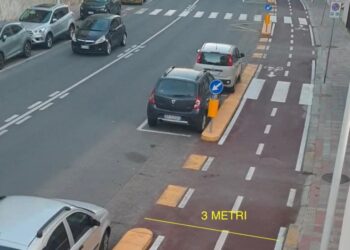 Cagliari, il flop delle piste ciclabili: “Pericolose e disegnate male, solo lo 0,3 dei cagliaritani le utilizza: rischio incidenti altissimo”