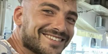 Ragazzo italiano di 30 anni brutalmente aggredito fuori da un locale in Spagna: è gravissimo