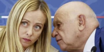 Caso Almasri, un testimone delle torture denuncia il governo italiano: “Io vittima di orrori e atrocità”