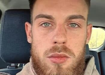 Sistema casa prima delle nozze, crolla il balcone: muore un 23enne