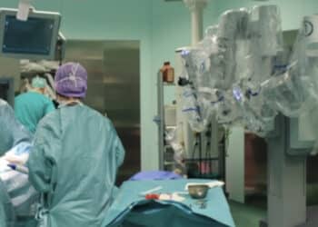 Neonata muore durante il parto, uno dei medici indagati si toglie la vita