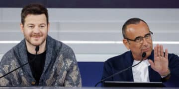 Sanremo 2025, poche ore al via e Carlo Conti si commuove ricordando la madre: “Se sono qui è grazie a lei”