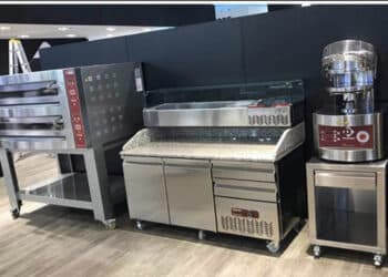 I consigli di Neon Europa: le attrezzature di una pizzeria