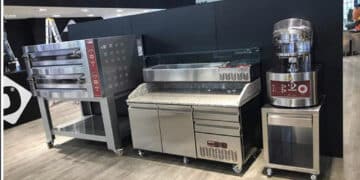 I consigli di Neon Europa: le attrezzature di una pizzeria