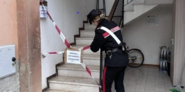 Colpisce a martellate in testa l’ex compagna, arrestato