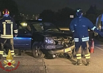 Incidente stradale ad Olbia, due auto si scontrano: ferito un uomo