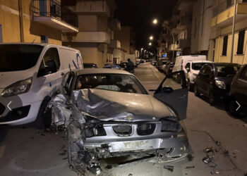 Alghero, investe un rider e scappa: arrestato 23enne senza patente e sotto effetto di droga