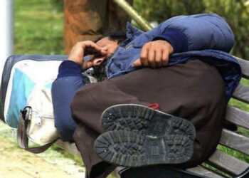 Cagliari, senzatetto trovato morto alla fermata del bus