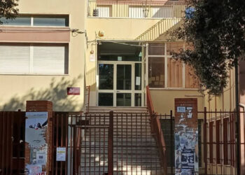 Cagliari, fumo da una caldaia al Liceo Siotto: intervento dei vigili del fuoco