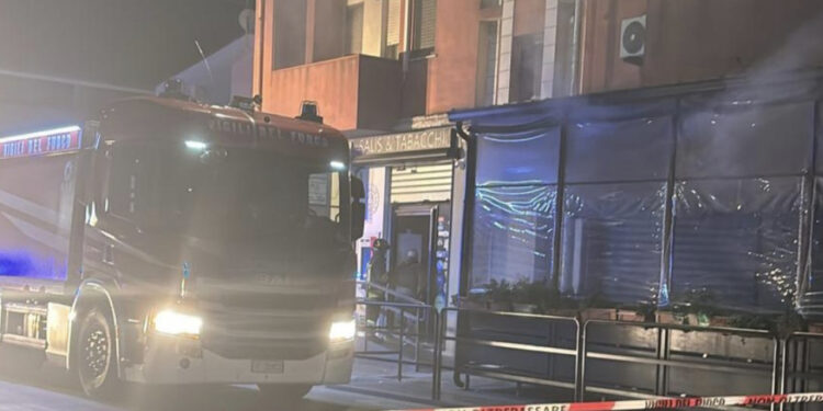 Sinnai, incendio in via Giardini:  in fiamme un noto locale del paese