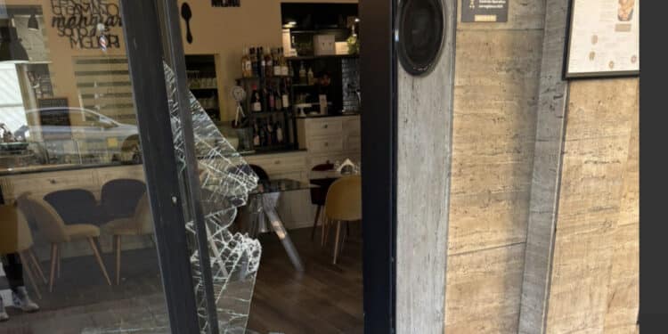 Furto nella Focacceria di via Bacaredda: “Non è la prima volta”