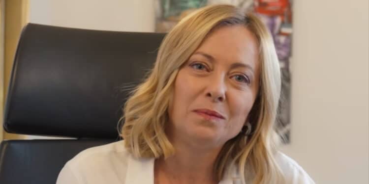 Caro bollette, 3 miliardi stanziati per famiglie e imprese: “Intervento per la necessità del momento ma anche uno sguardo al futuro”