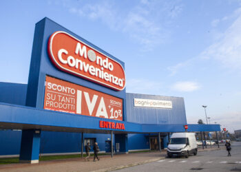 Cagliari, c’è l’accordo con i sindacati: i 200 montatori in appalto assunti da Mondo Convenienza