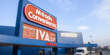 Cagliari, c’è l’accordo con i sindacati: i 200 montatori in appalto assunti da Mondo Convenienza