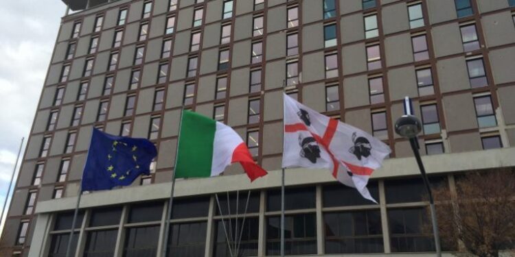 Sardegna, i comuni senza soldi attaccano la Regione: “Avevano promesso 150 milioni, mai arrivati”