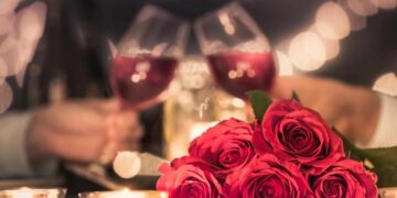 Cagliari, la metà dei ristoranti punta su San Valentino: cuori rossi e menù dedicati agli innamorati