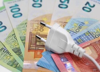 Basta bollette salasso, ecco come tagliare i costi e risparmiare sull’elettricità in Sardegna