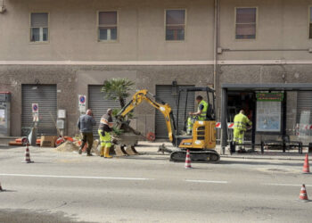 Incredibile a Sant’Avendrace, tra lavori infiniti e difficoltà economiche sono oltre quaranta le serrande abbassate: la resa del commercio (VIDEO)