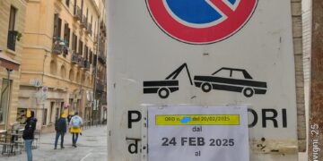 Cagliari, quanto dureranno i lavori in via Baylle? “Guardate il cartello, ci vorranno 18219 anni….”