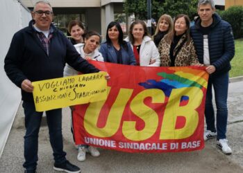 Cagliari, sit-in davanti all’Ospedale Marino: gli oss vogliono essere stabilizzati