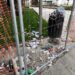 Piazza Matteotti, l’apertura tarda ad arrivare ma intanto i rifiuti imperversano nonostante sia ancora chiusa al pubblico (VIDEO)