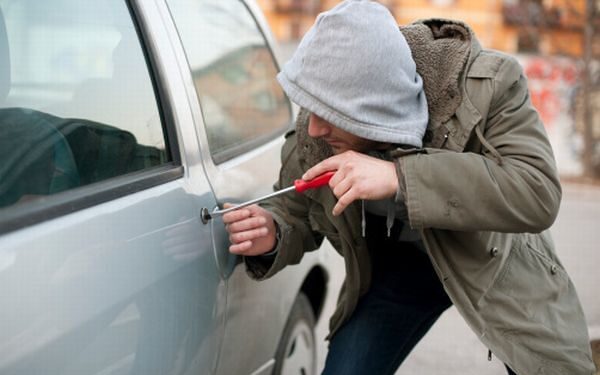 Nuovo furto di auto a Elmas: “Ormai viene presa dai ladri come concessionaria”