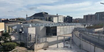 Cagliari, giù il velo al nuovo mercato di piazza Nazzari: ecco dove si farà la spesa per almeno due anni (VIDEO)