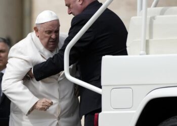 A Cagliari una veglia per Papa Francesco, monsignor Baturi: “Mi ha detto che i sardi hanno una forza speciale”