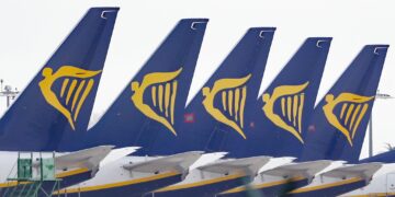 La Regione apre a Ryanair: “Togliere l’addizionale municipale? Parliamone”