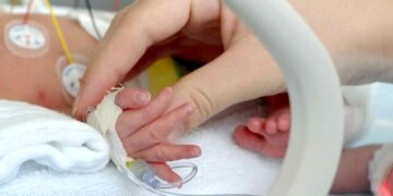 Partorì e abbandonò il neonato sotto un’auto a Osilo, per la 30enne rito abbreviato ma con la psichiatra