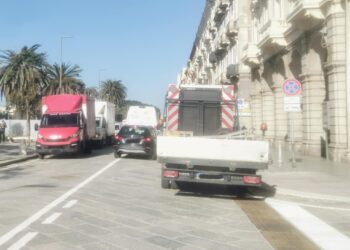 Via Roma, operazione secondo tratto: ecco le ruspe in azione, i lavori ingabbieranno Cagliari per anni